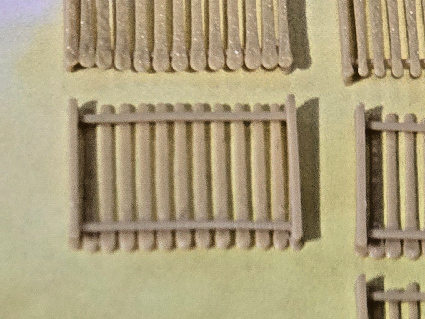 Garden Fencing 6ft Z Gauge New 10 Pack Wood 1:220 Scale Models Train Railway