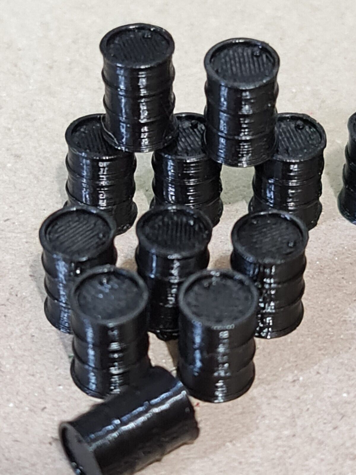 Oil Drum Barrels OO HO Gauge New Black 1:76 Scale Models Train Railway 18 Pack