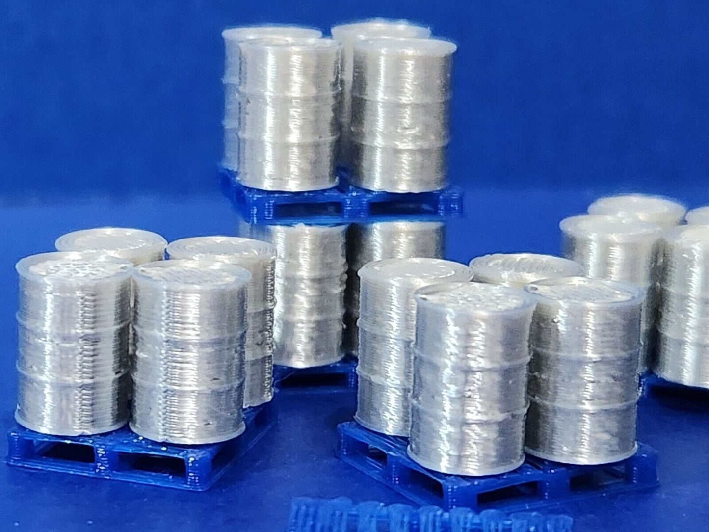 Oil Drum Barrels OO Gauge Aluminium 24 Pack + 10 Chep Blue Pallets Model Railway