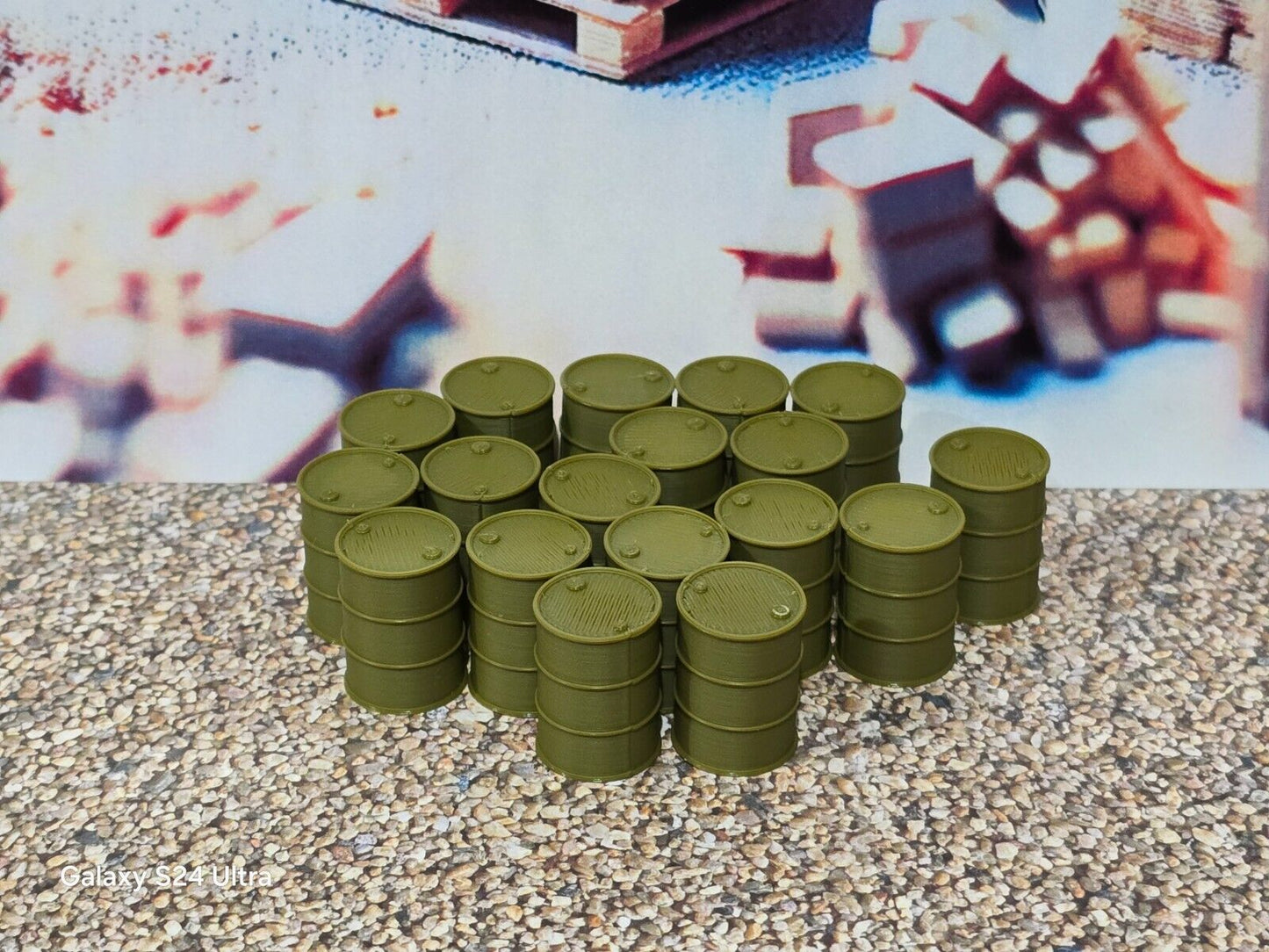 18 New Army Green Oil Drum Barrels 1:43 Scale Models diorama accessories Truck
