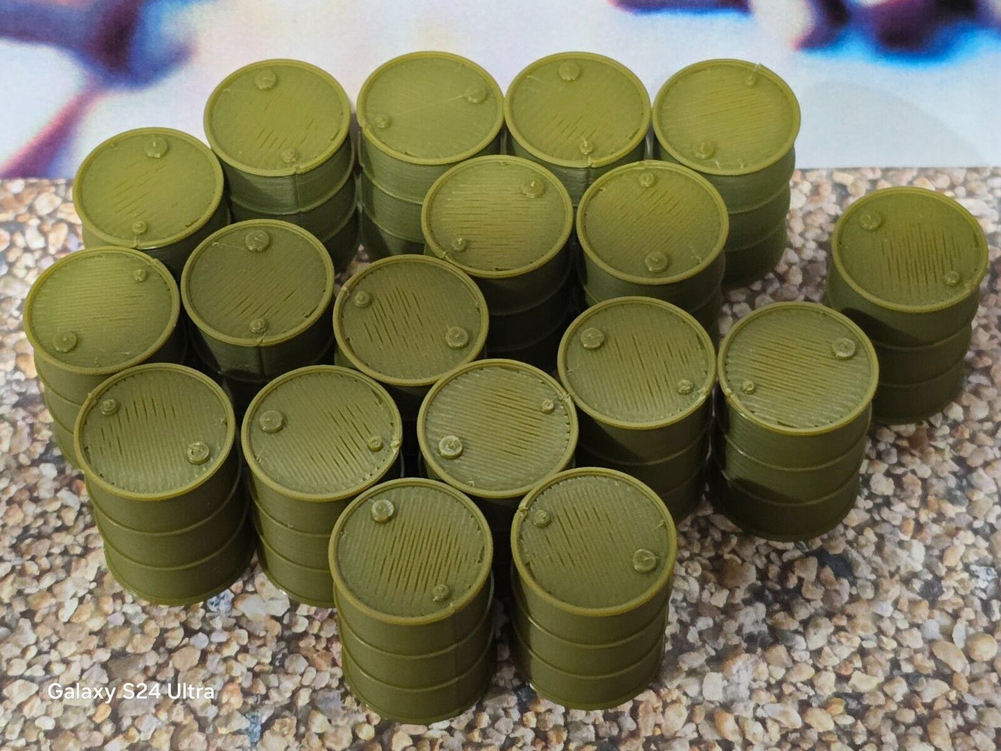 18 New Army Green Oil Drum Barrels 1:43 Scale Models diorama accessories Truck