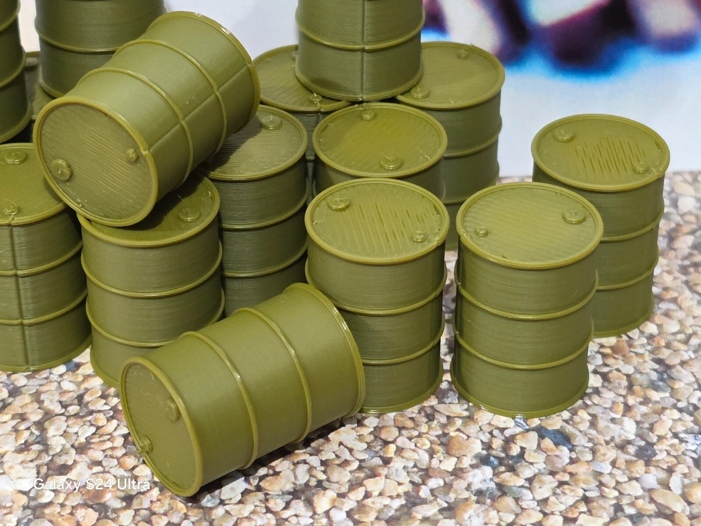 18 New Army Green Oil Drum Barrels 1:43 Scale Models diorama accessories Truck