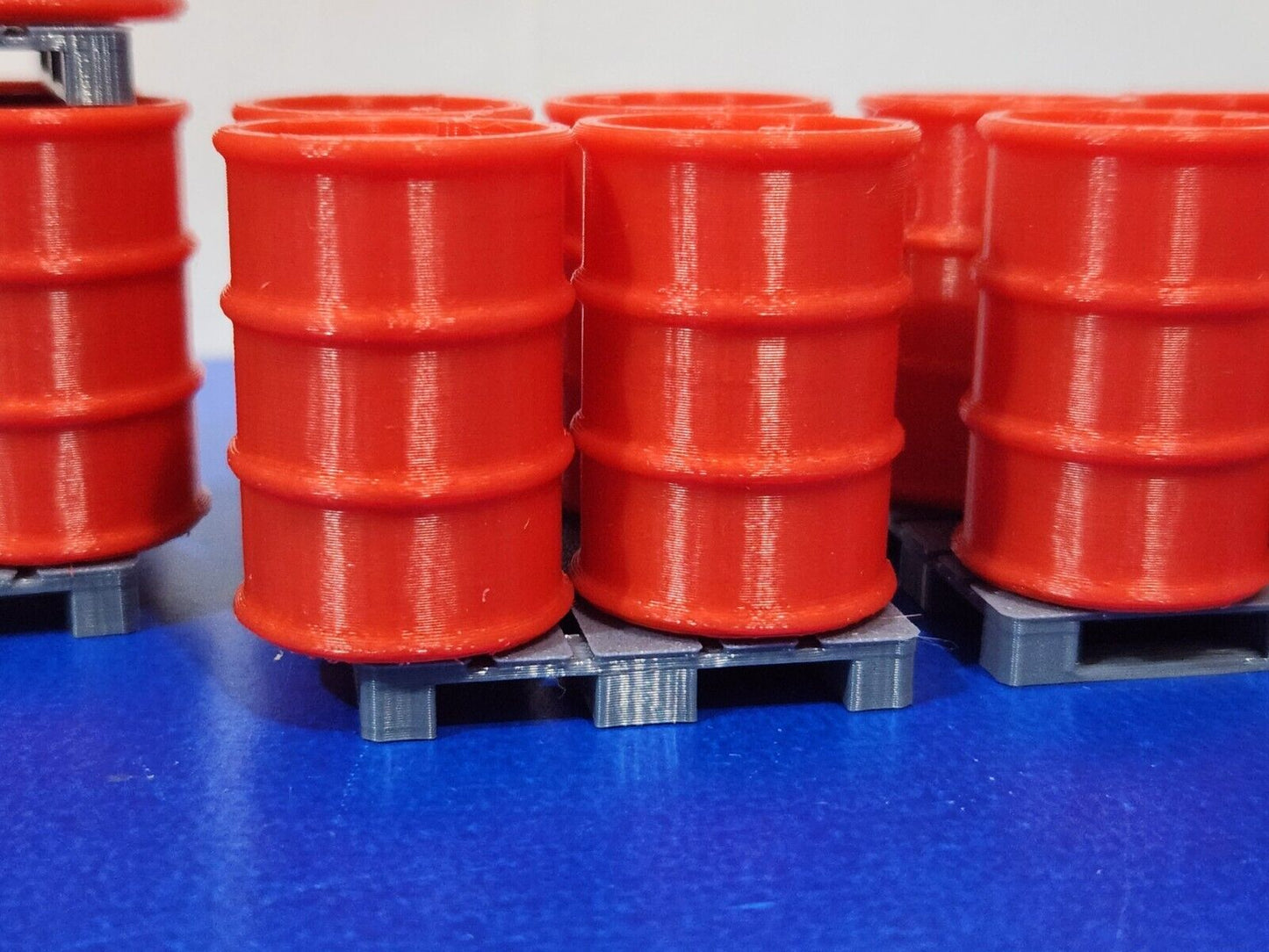 200L Oil Drums Barrels 16pcs+4 Pallets 1:24 scale Diorama G Gauge Garden Railway