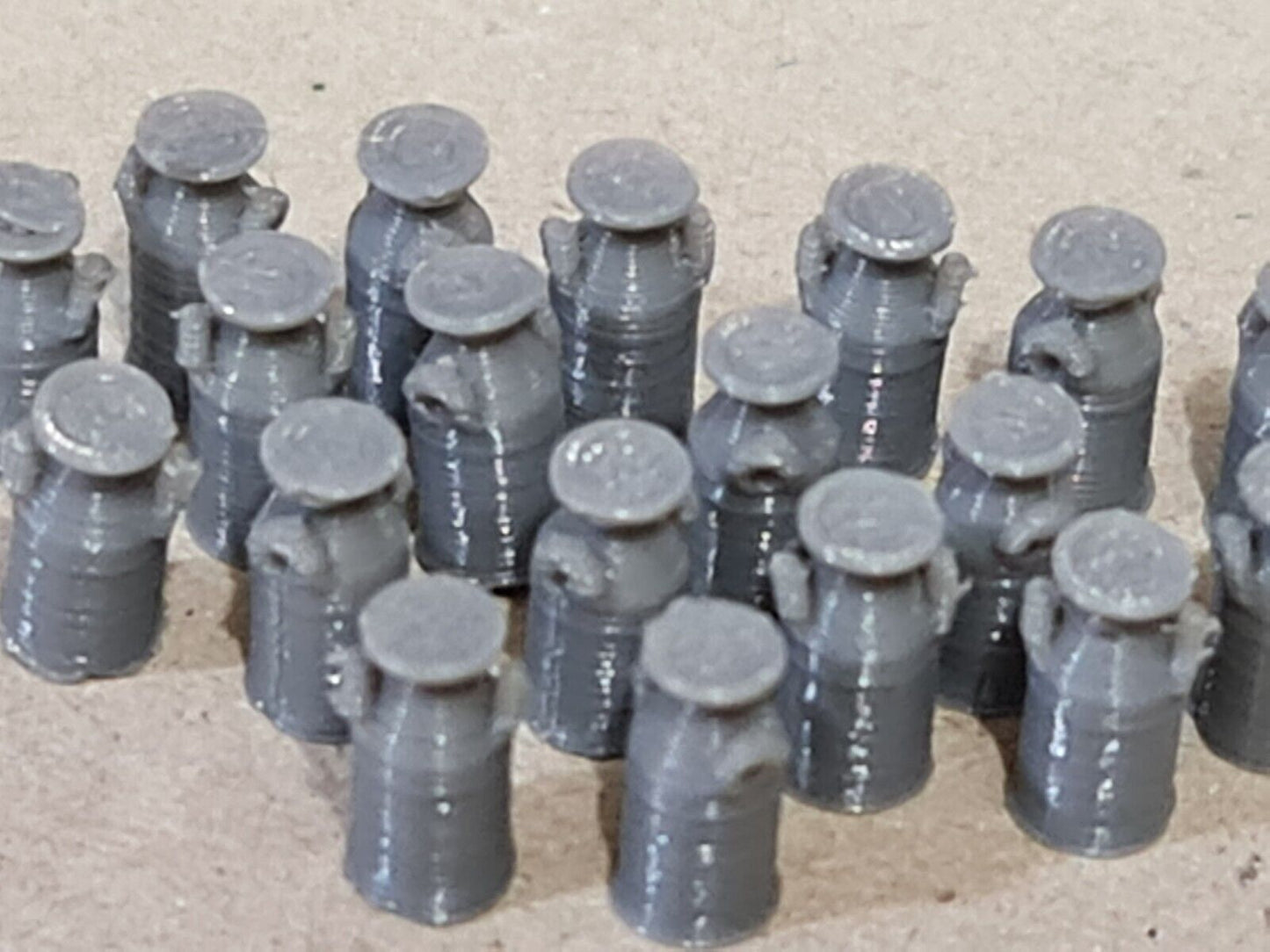 New Grey Milk Churns OO HO Gauge 1:76 Scale Models Train Railway (25 Pack)
