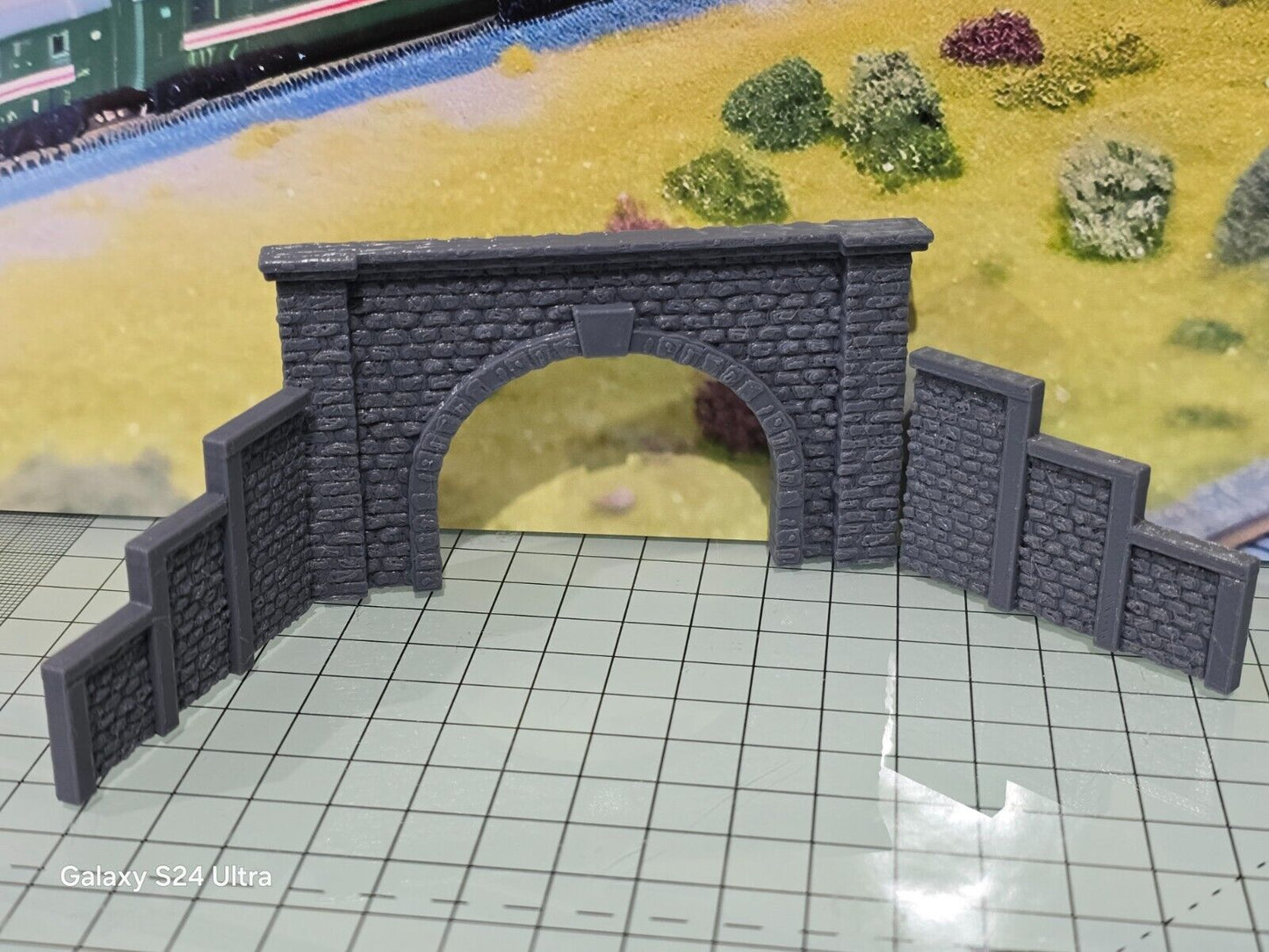 Z Gauge Tunnel Double Track Stone Portal Model Railway Train Layout 1:220 Scale