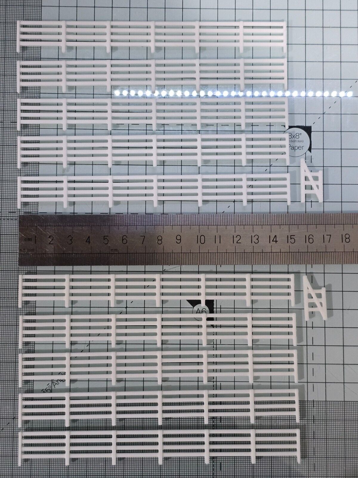 Fencing Railings OO HO New 10 Pack White Gauge 1:76 Scale Models Train Railway