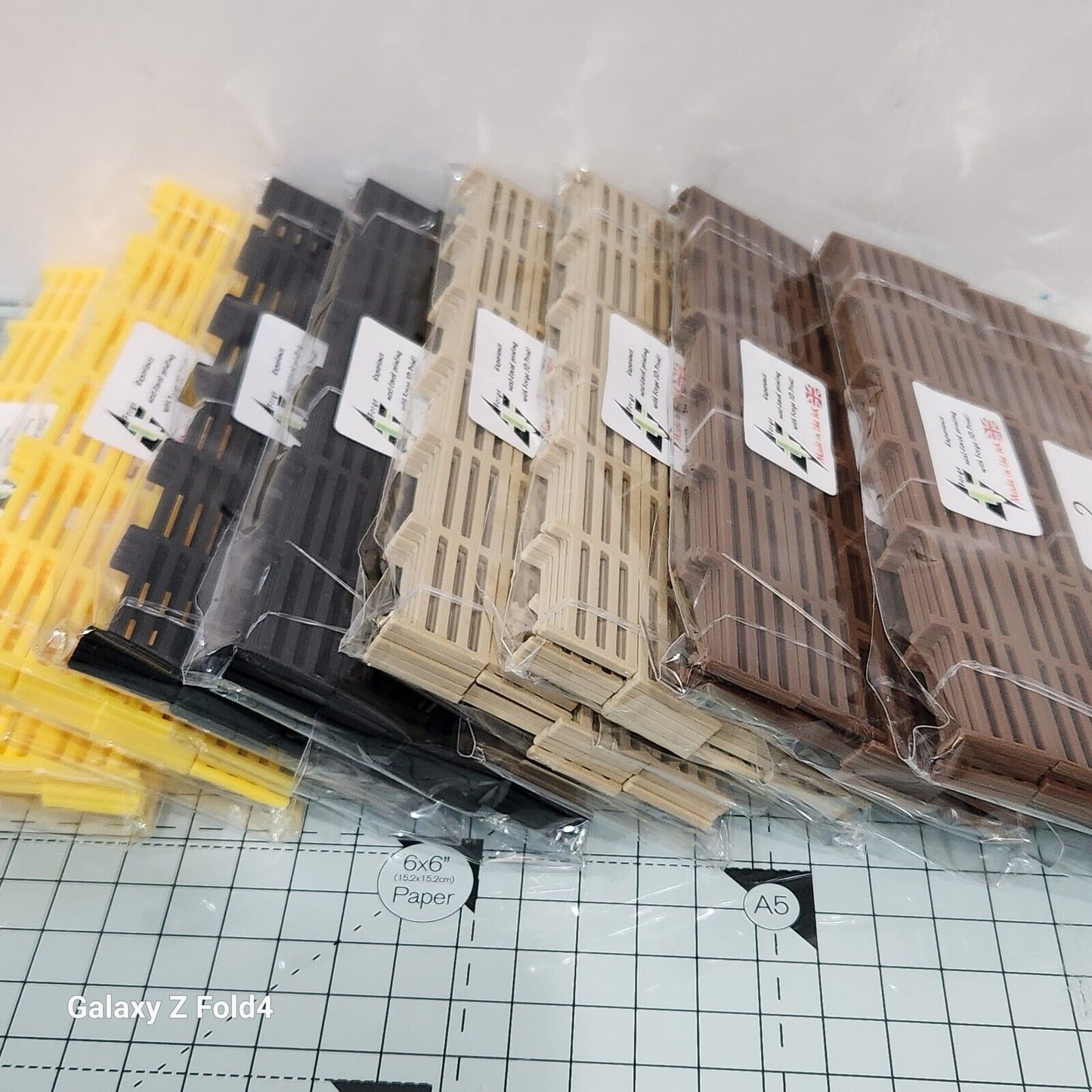 Fencing Railings New 10 to 100 Pack ALL Colours TT Gauge 1:120 Models Railway