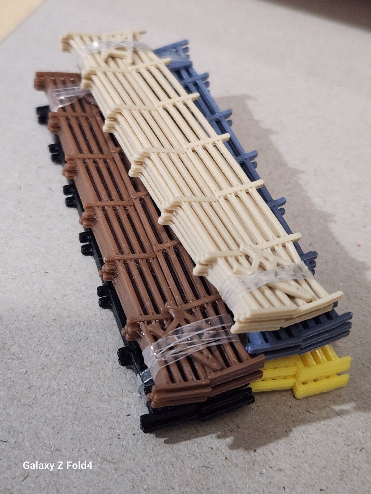 Fencing Railings New 10 to 100 Pack ALL Colours TT Gauge 1:120 Models Railway