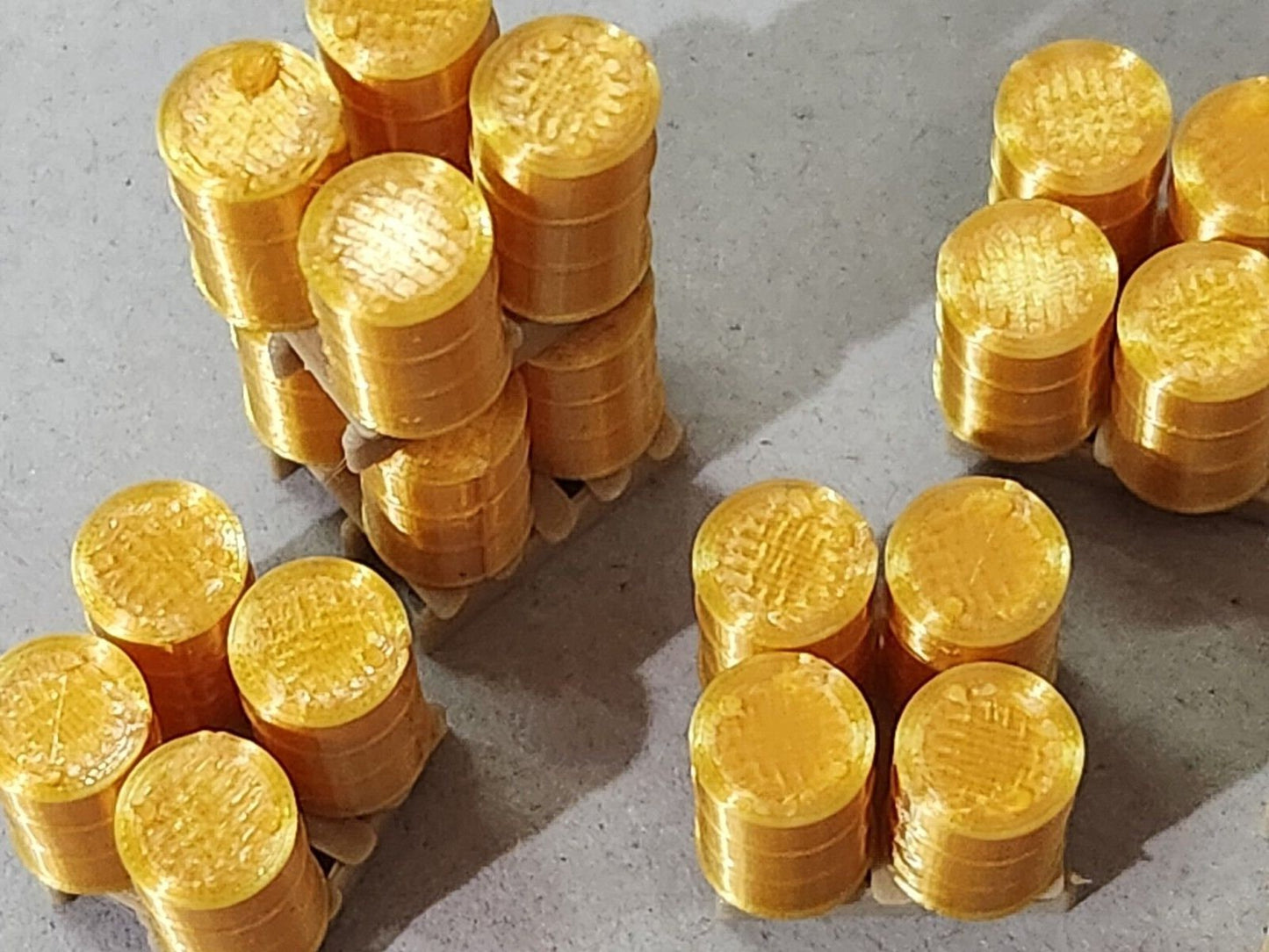 Gold Oil Drum Barrels 24 Pack + 10 wood colour Pallets OO Gauge Model Railway