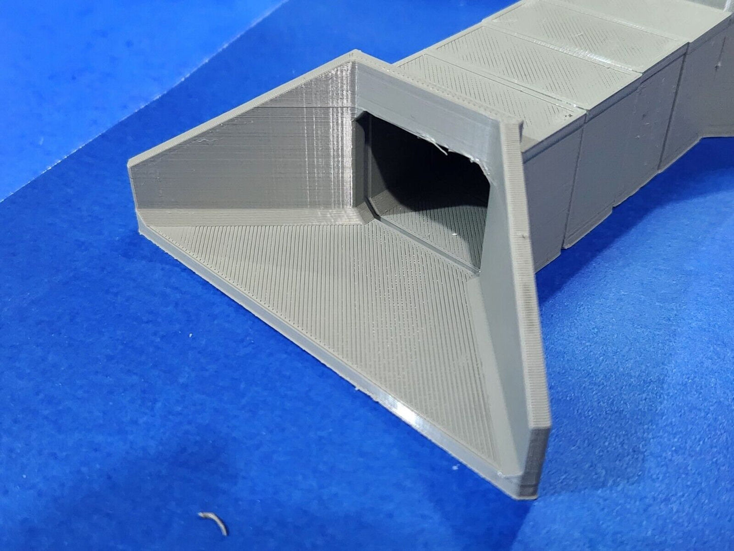 OO Gauge 1:76 Scale 6 Piece Culvert Set 2.5x2.0m in Concrete Grey, Water Outlet