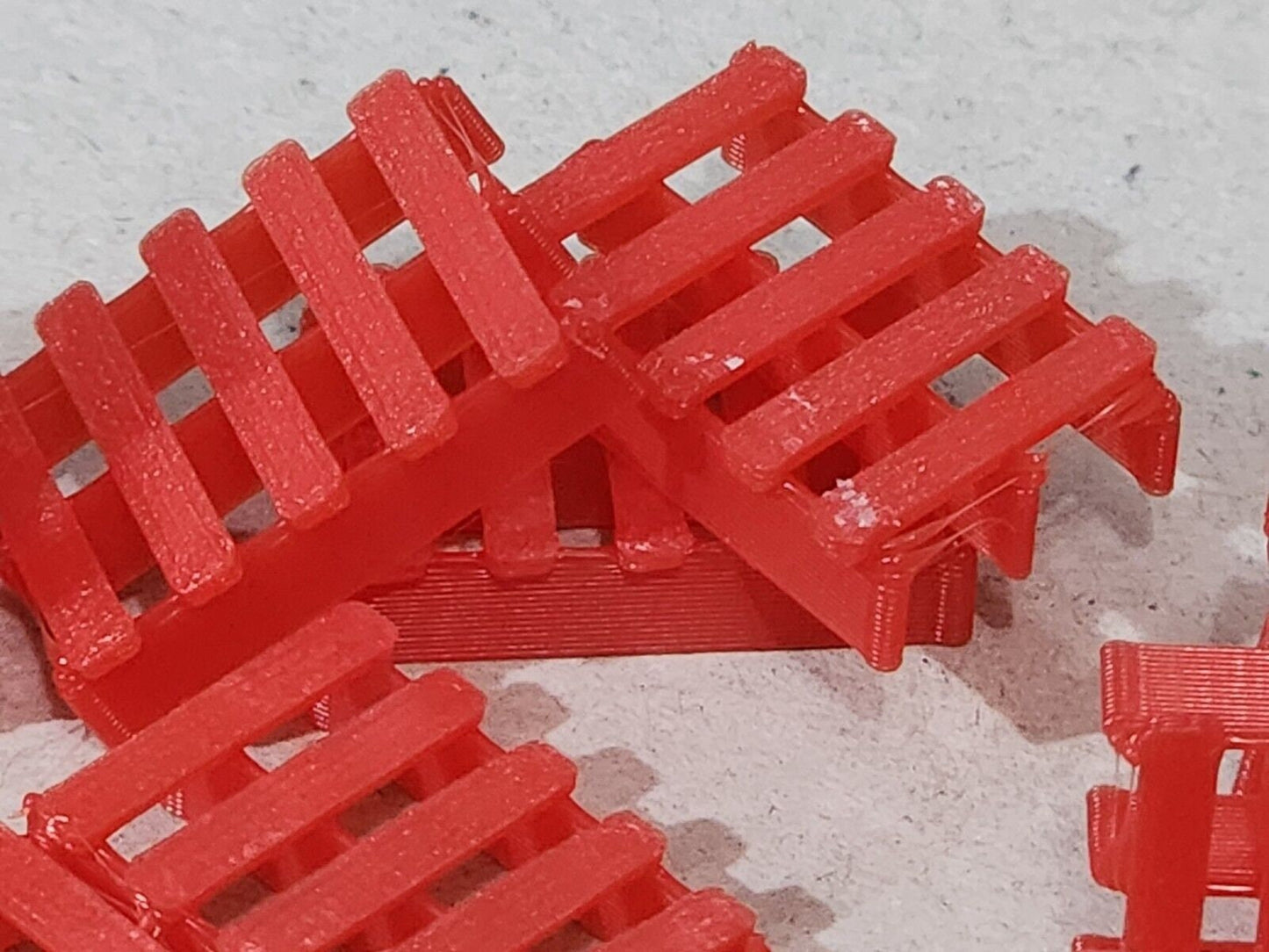 Red LPR PRO80 La Palette Rouge Pallets Pack 25 OO Gauge 1:76 Scale Model Railway
