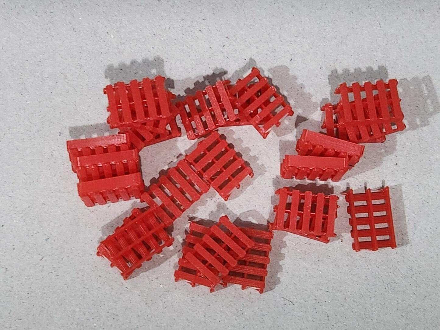 Red LPR PRO80 La Palette Rouge Pallets Pack 25 OO Gauge 1:76 Scale Model Railway