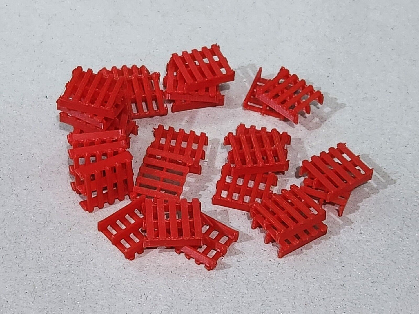 UK Red LPR La Palette Rouge Pallets Pack of 25 OO Gauge 1:76 Scale Model Railway