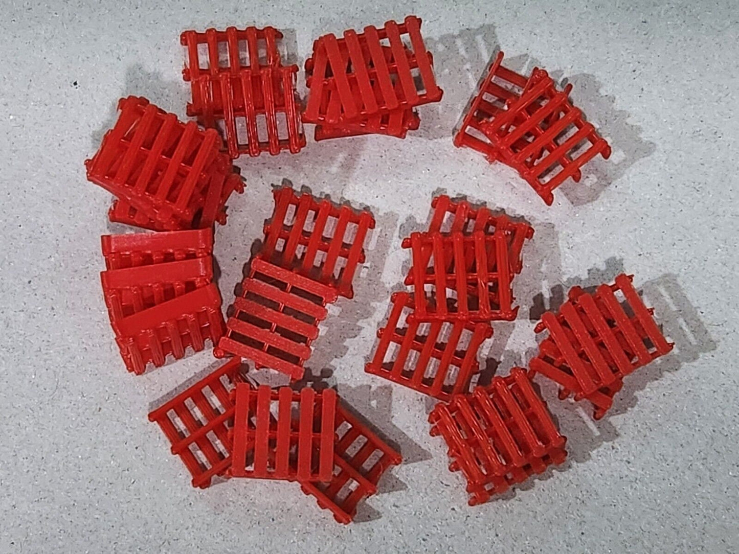 UK Red LPR La Palette Rouge Pallets Pack of 25 OO Gauge 1:76 Scale Model Railway
