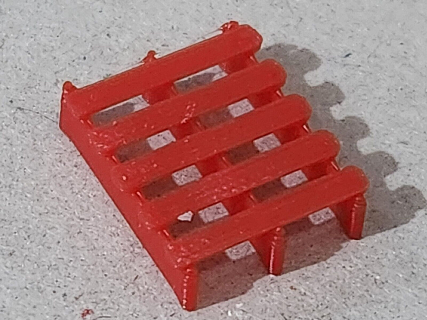 UK Red LPR La Palette Rouge Pallets Pack of 25 OO Gauge 1:76 Scale Model Railway
