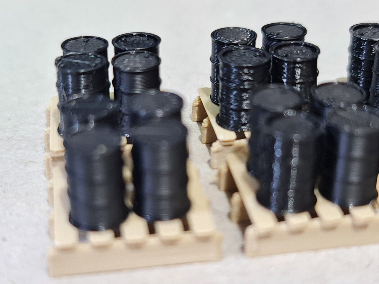 New Black Oil Drum Barrels 24 Pack + 6 Pallets OO Gauge 1:76 Scale Model Railway