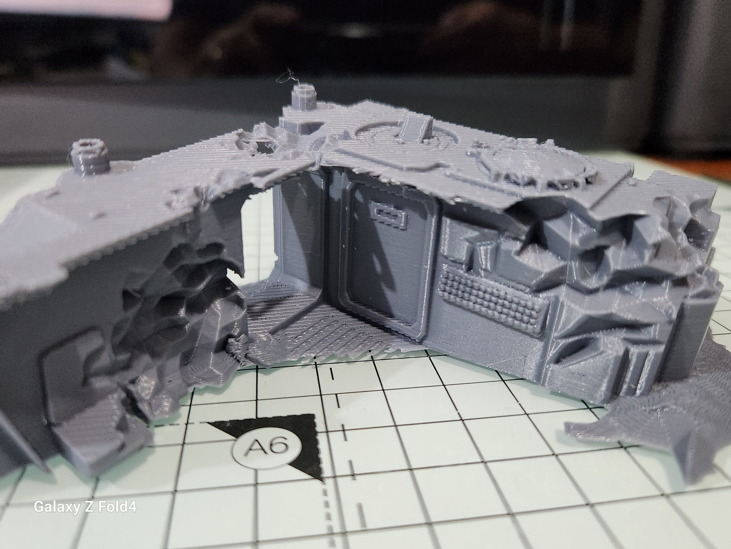 Rhino Wreck Terrain for 28mm Miniatures - War gaming Compatible Scenery