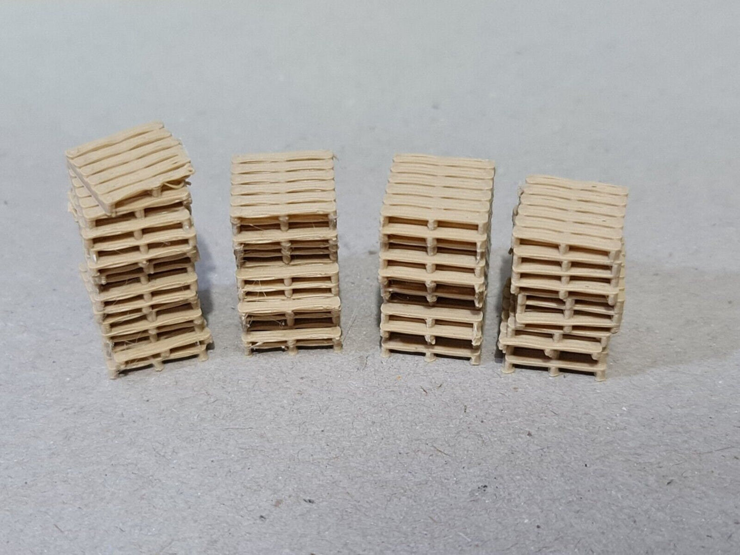 New Wood Colour Pallet Stacks HO Gauge 1:87 Scale Models Train Railway (4 Pack)
