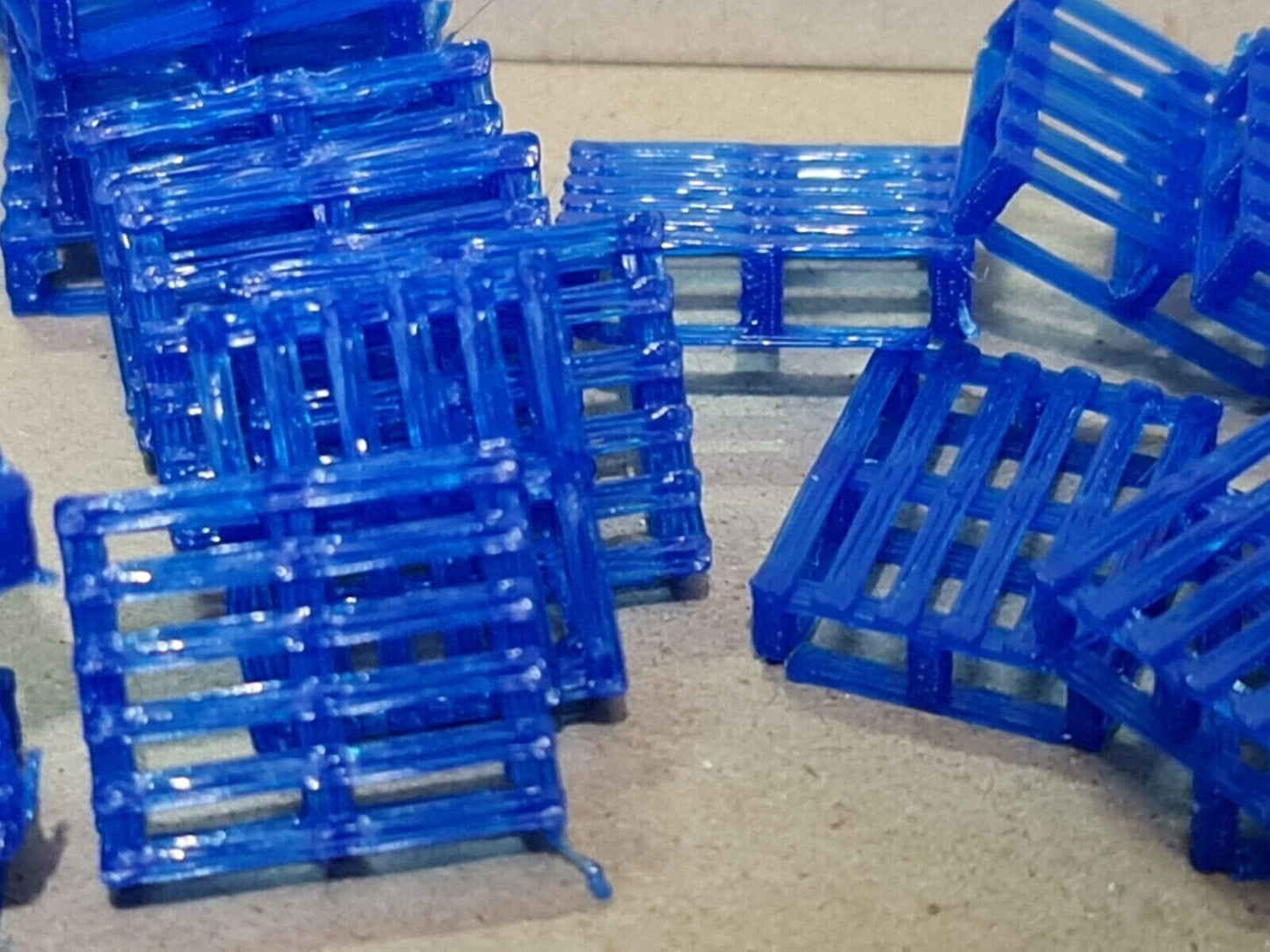 New Chep Blue Pallets OO Gauge 1:76 Scale Models Train Railway (20 Pack)