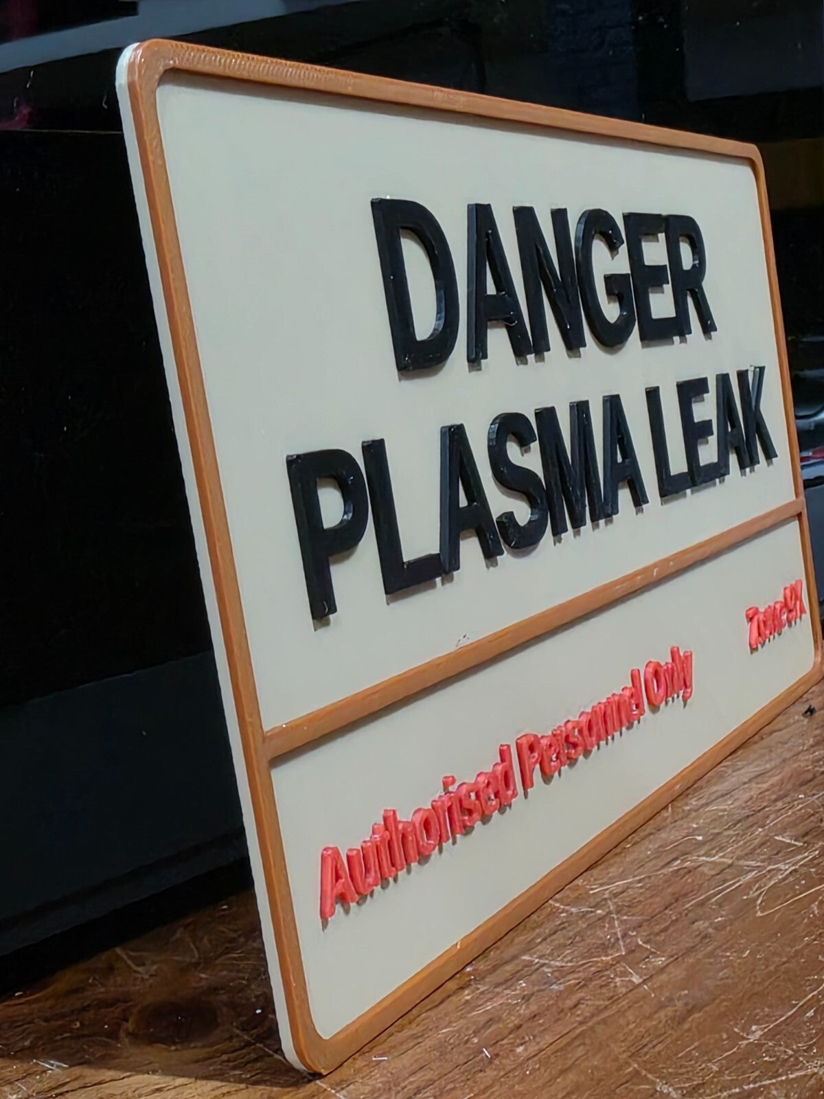 DANGER Plasma Leak Sign – Sci-Fi 3D Printed Door Plaque – Nerd Decor Geek Gift