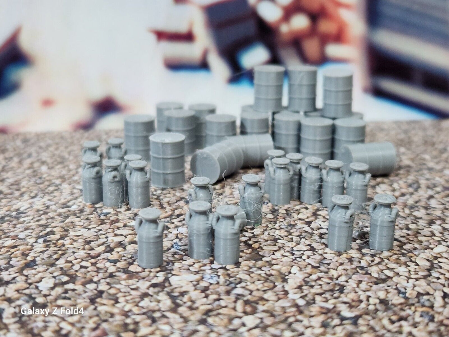 New Light Grey Milk Churns 20 & Oil Drums 20 OO HO Gauge 1:76 Scale (40 pack)