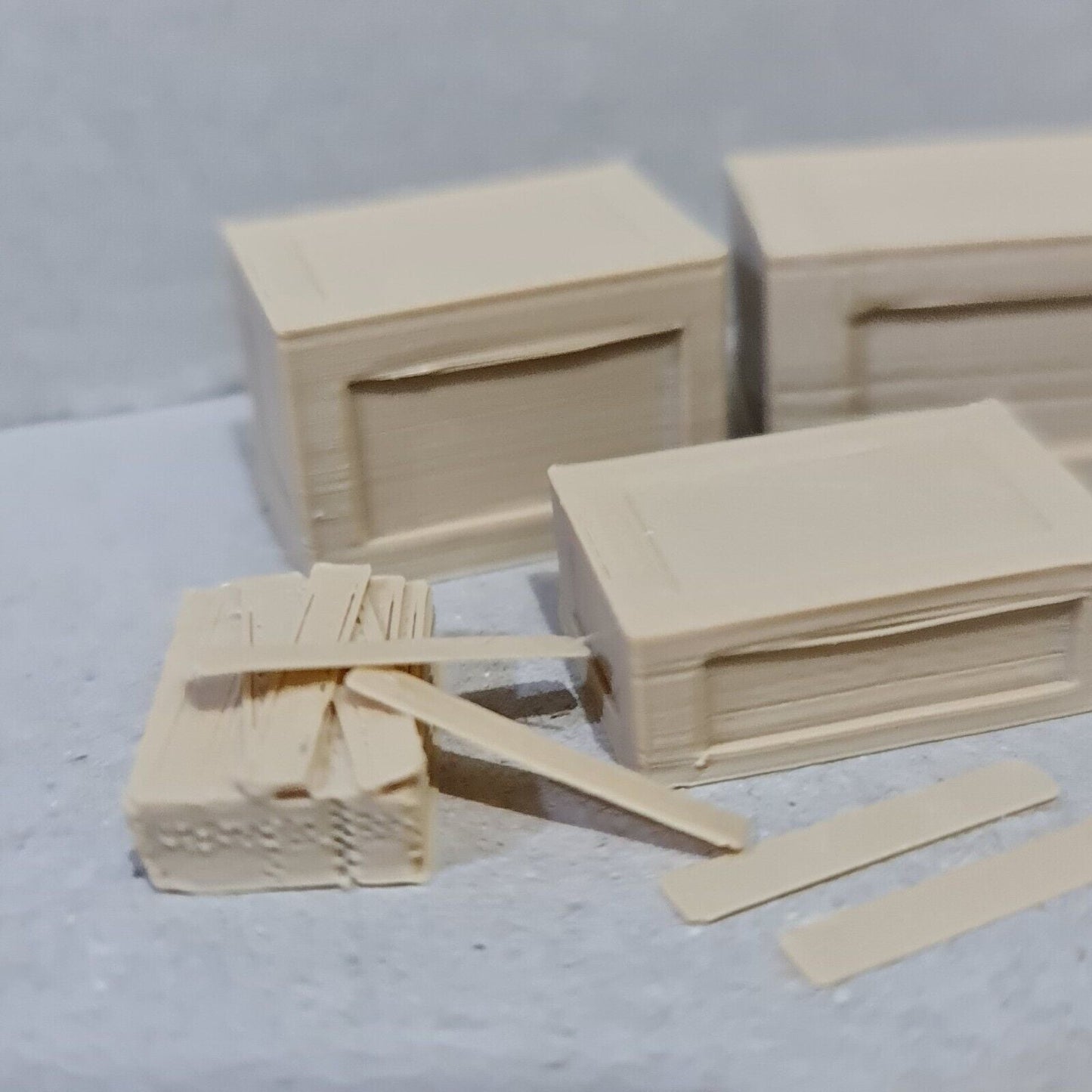 New OO HO Gauge 9pc Wooden Crate & Lumber Set Model Train Railway Freight 1:76