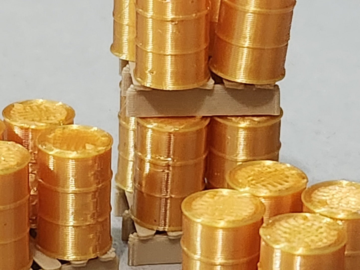 Oil Drum Barrels OO Gauge Gold 24 Pack + 10 wood colour Pallets Model Railway