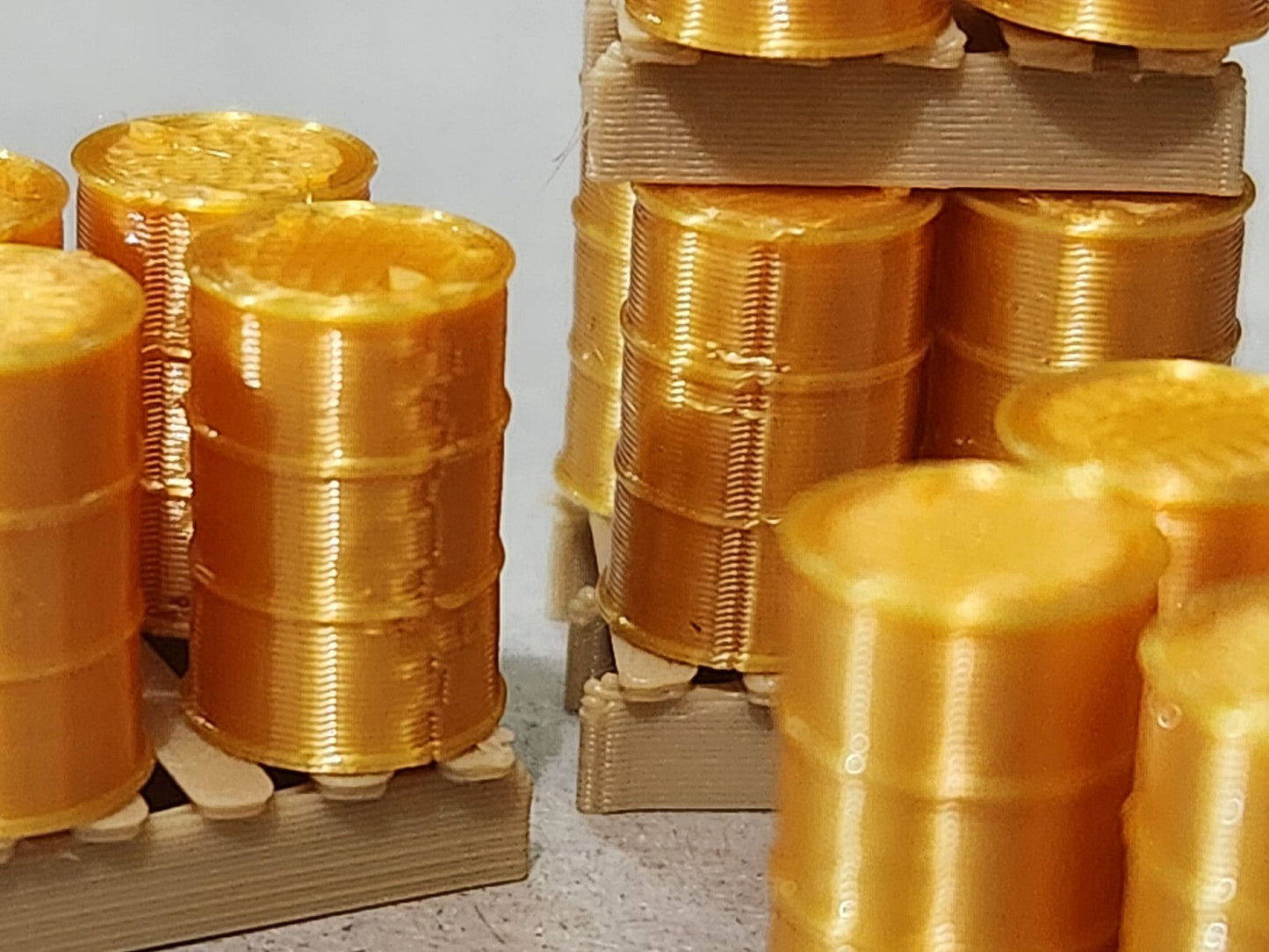 Oil Drum Barrels OO Gauge Gold 24 Pack + 10 wood colour Pallets Model Railway