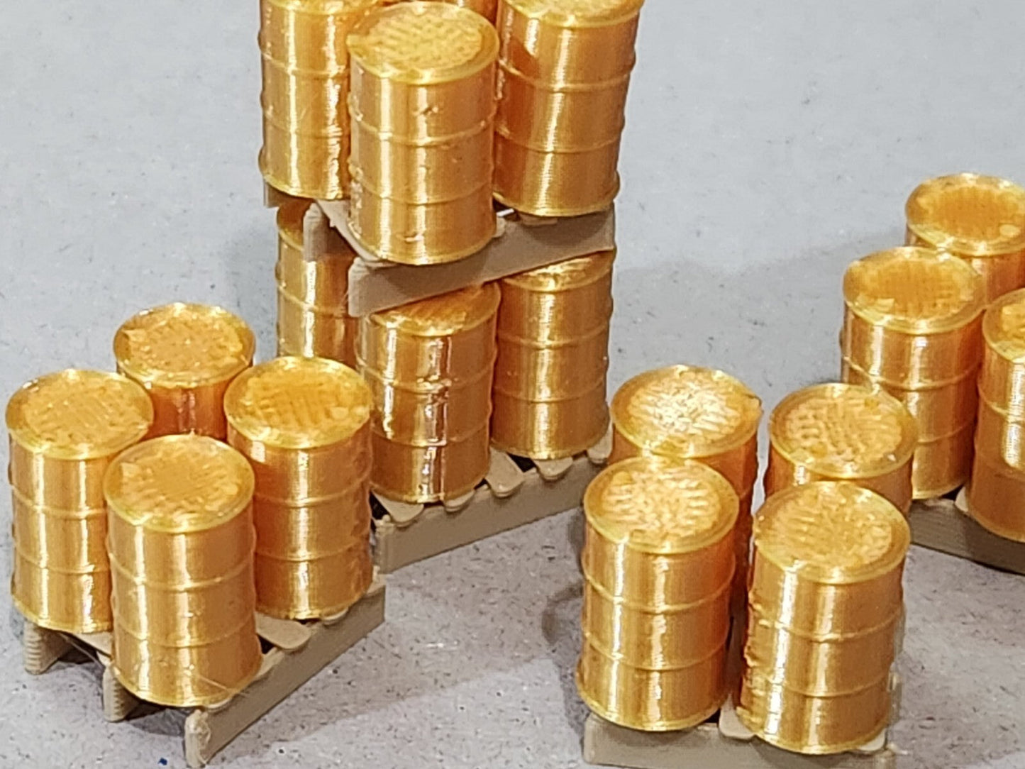 Oil Drum Barrels OO Gauge Gold 24 Pack + 10 wood colour Pallets Model Railway