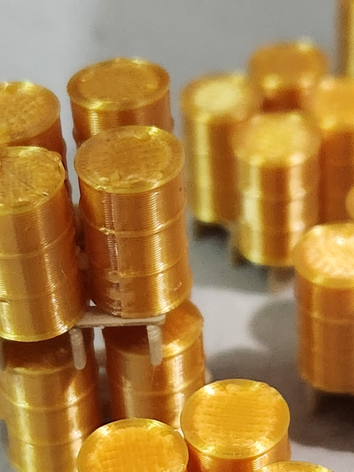Oil Drum Barrels OO Gauge Gold 24 Pack + 10 wood colour Pallets Model Railway