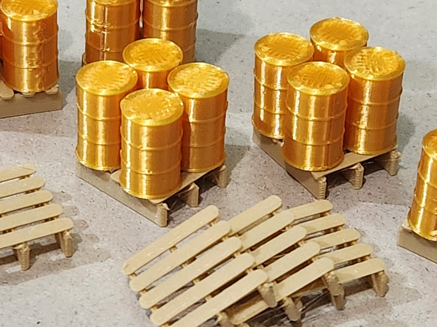 Oil Drum Barrels OO Gauge Gold 24 Pack + 10 wood colour Pallets Model Railway