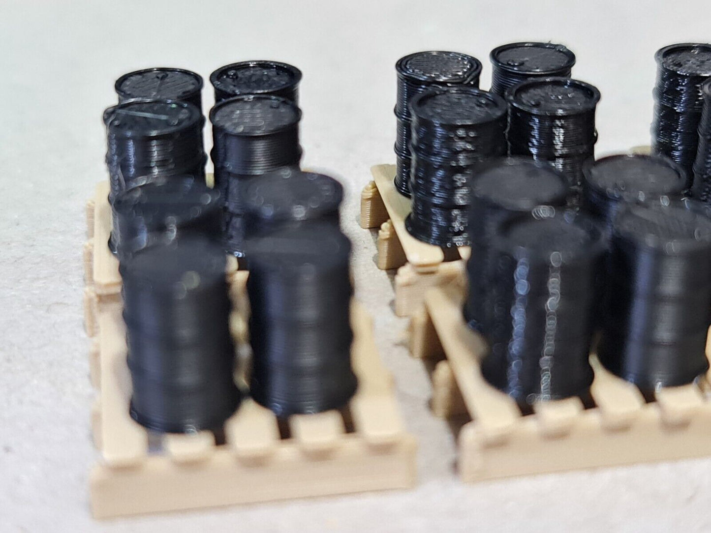 Oil Drum Barrels OO Gauge New Black 24 Pack + 6 Pallets 1:76 Scale Model Railway