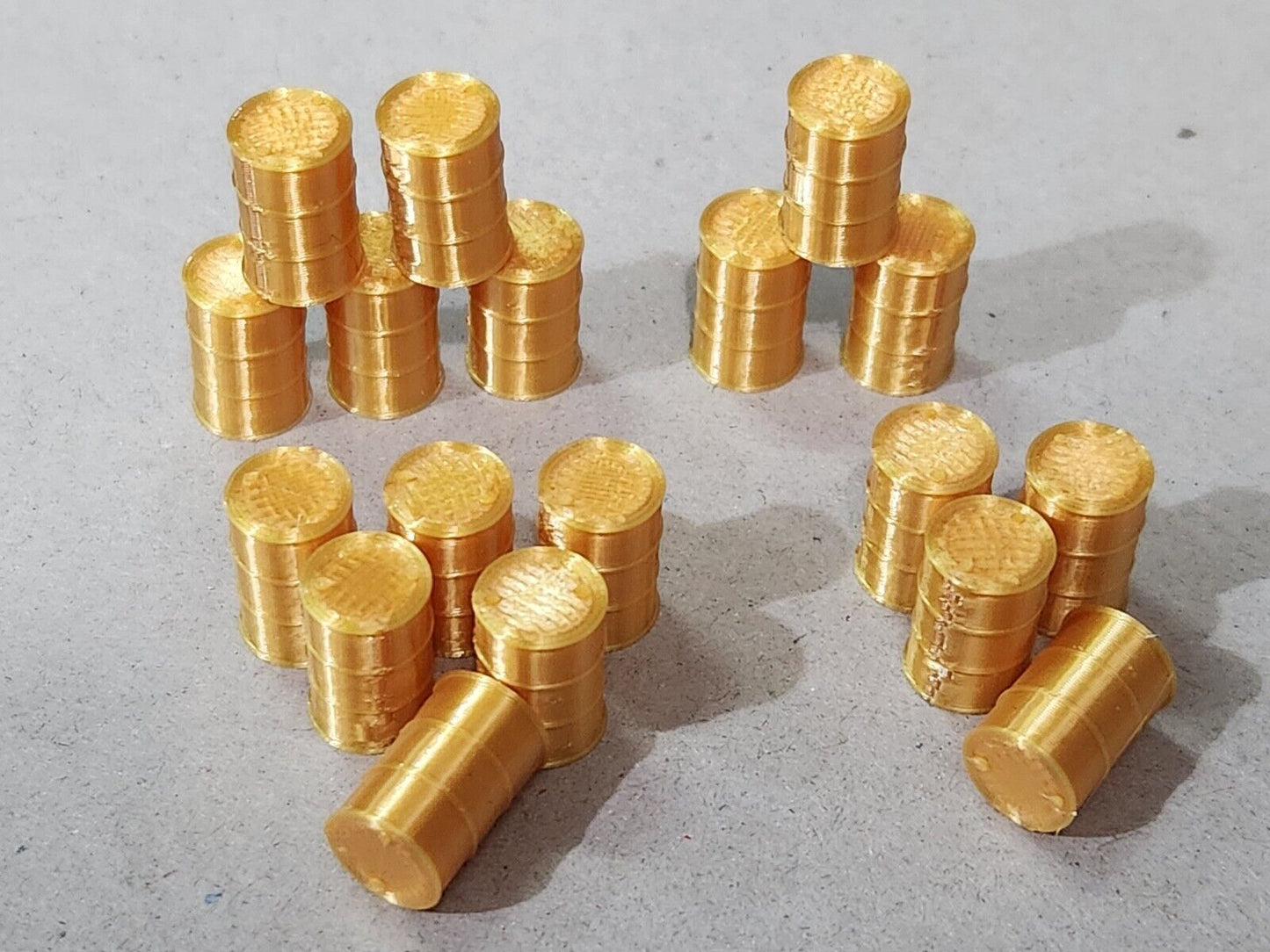 Oil Drum Barrels OO Gauge New Gold 1:76 Scale Models Train Railway 18 Pack