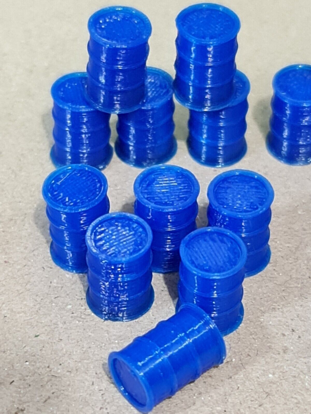 Oil Drum Barrels OO HO Gauge New Blue 1:76 Scale Models Train Railway 18 Pack