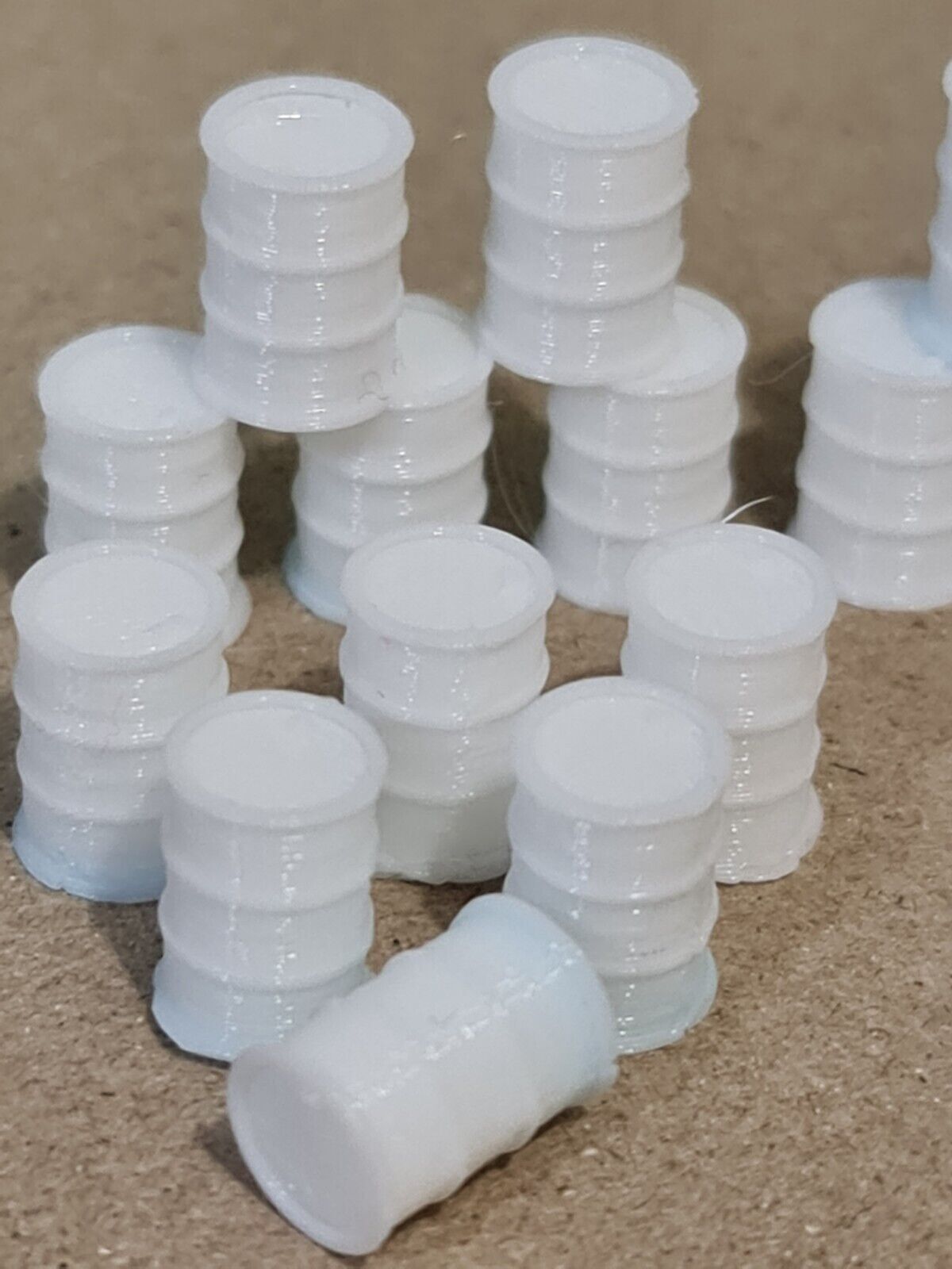Oil Drum Barrels OO HO Gauge New White 1:76 Scale Models Train Railway 18 Pack