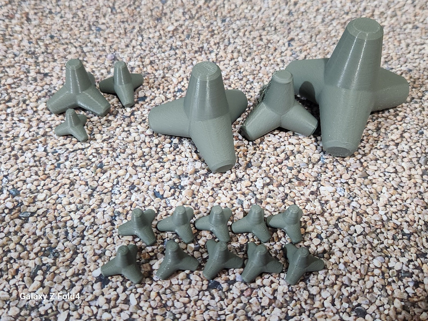 Pack of 10 Concrete Tetrapods N Gauge OO Gauge 6ft 8ft 10ft most scales sizes