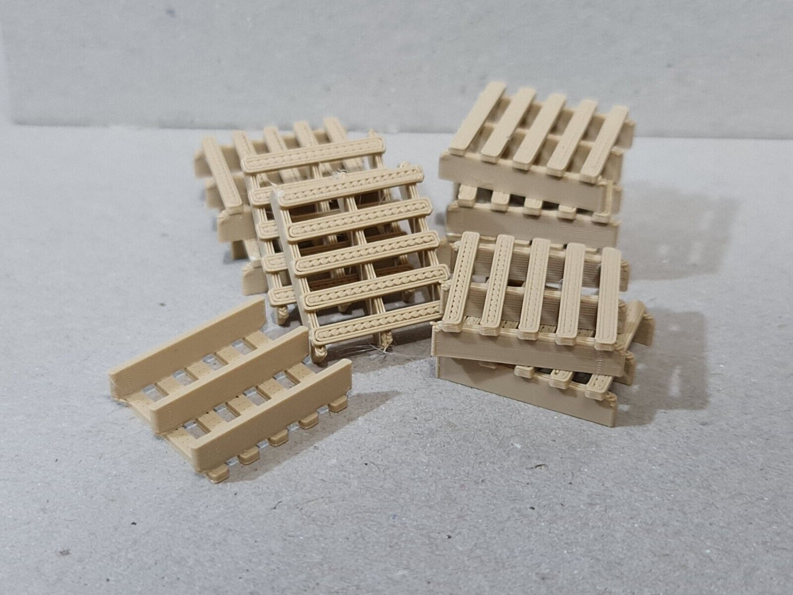 009 00-9 Narrow Gauge Wood Colour Pallets 1:76 Models Train Railway (50 Pack)