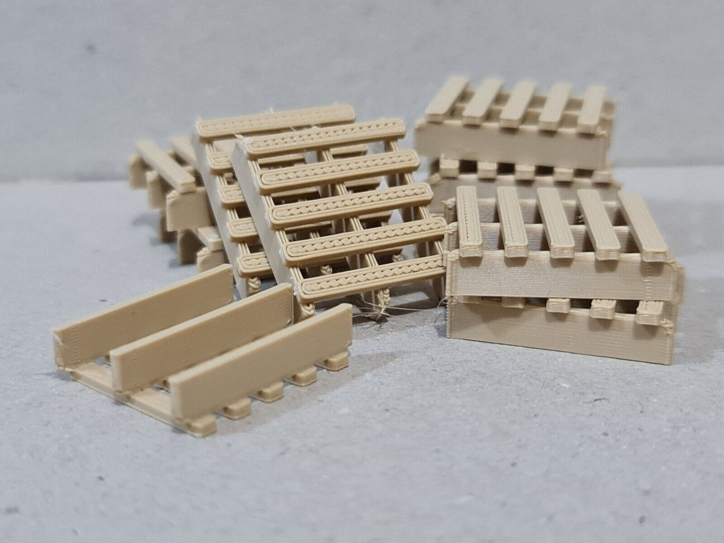 009 00-9 Narrow Gauge Wood Colour Pallets 1:76 Models Train Railway (50 Pack)
