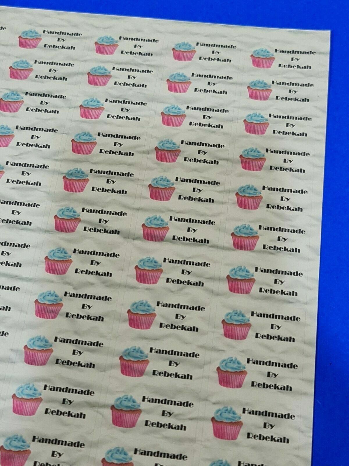 325 x Hand Made by Craft Labels Cupcake on Pale Yellow Matte Labels Stickers LQ3