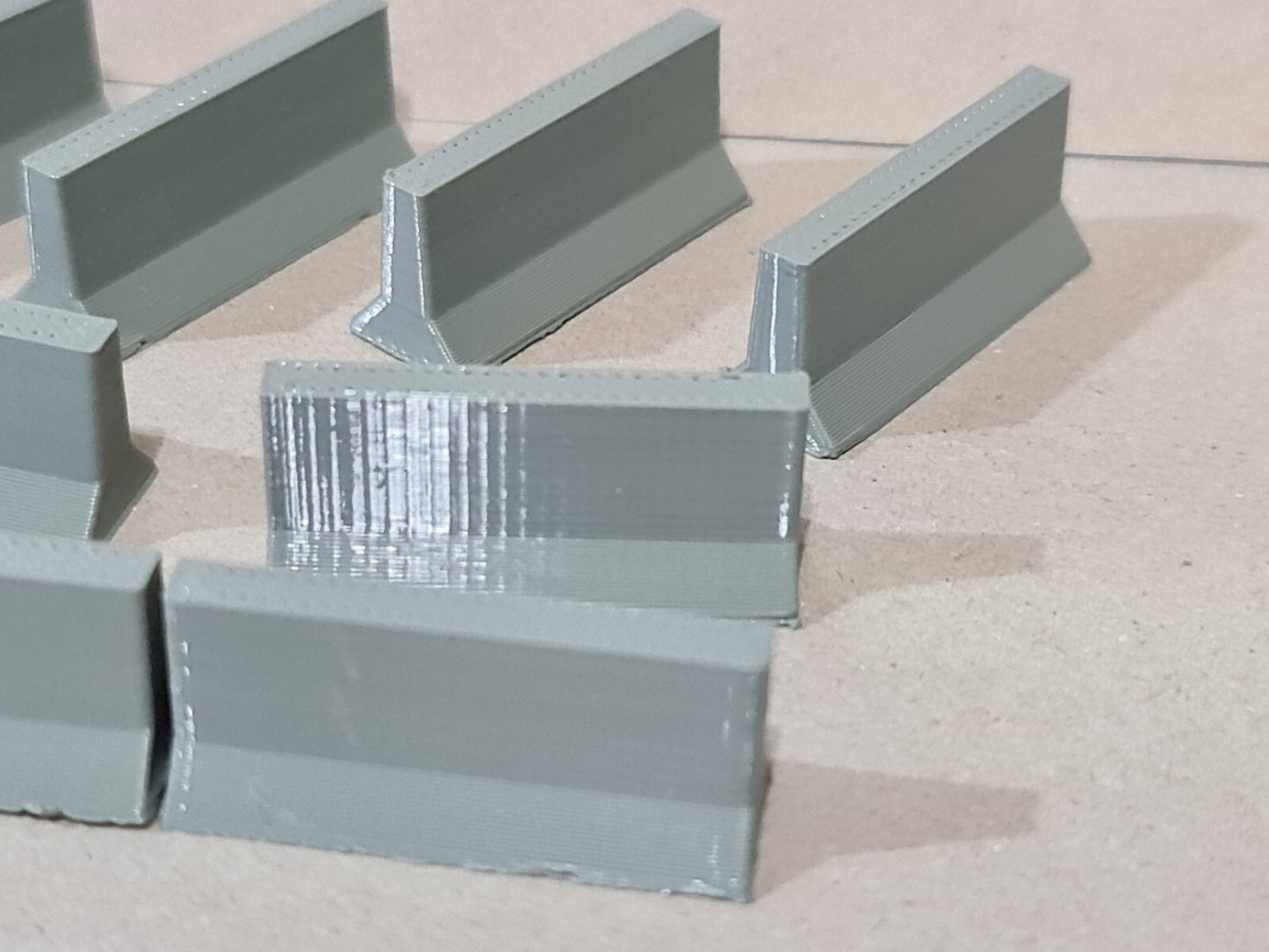 New 12 x Concrete Jersey Barriers OO Gauge 1:76 Scale Models Train Railway