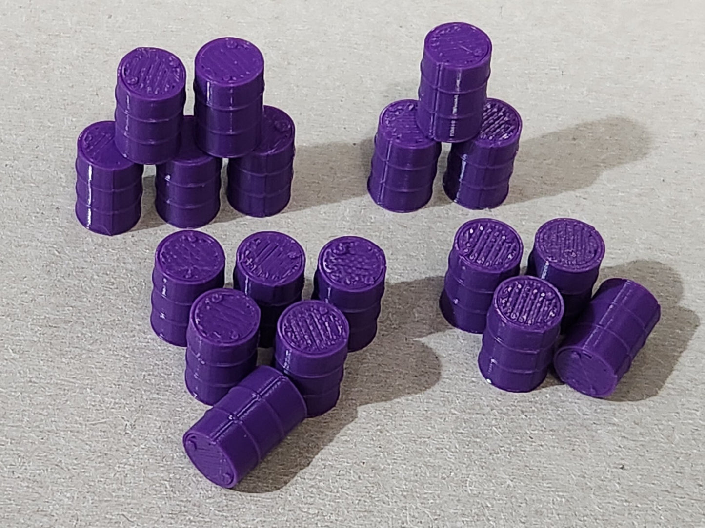 Oil Drum Barrels OO Gauge New Purple 1:76 Scale Models Train Railway 18 Pack