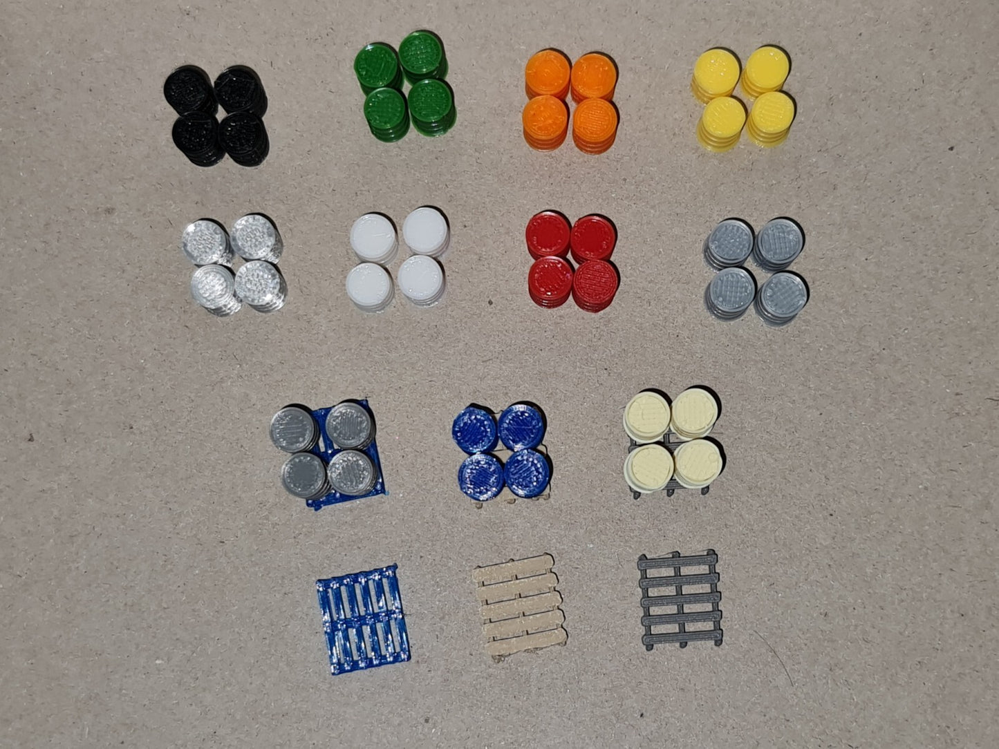 Oil Drum Barrels New 40 Pack + 10 Pallets OO Gauge 1:76 Model Railway
