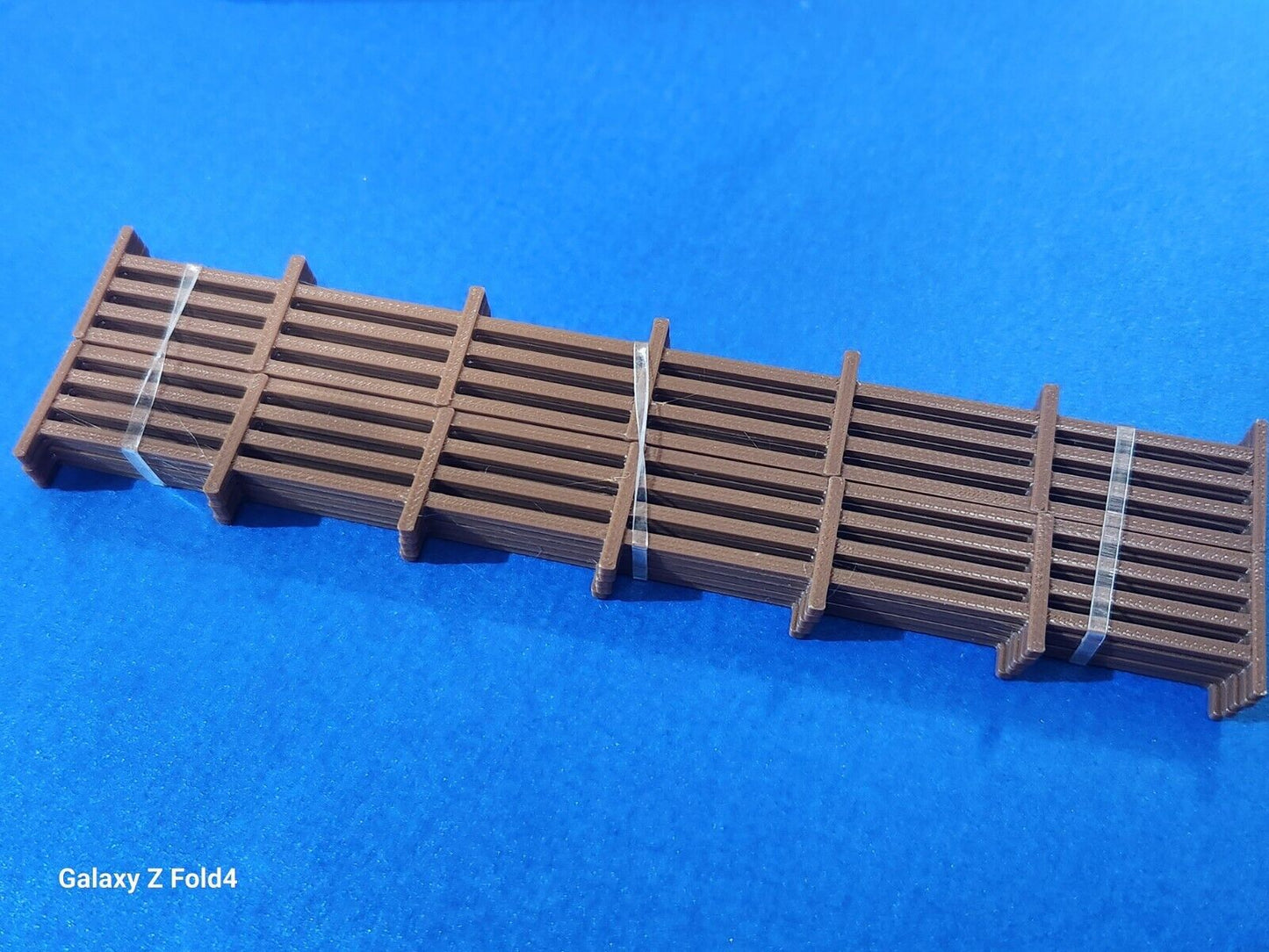 Fencing Railings OO HO New 20 Pack Brown Gauge 1:76 Scale Models Train Railway