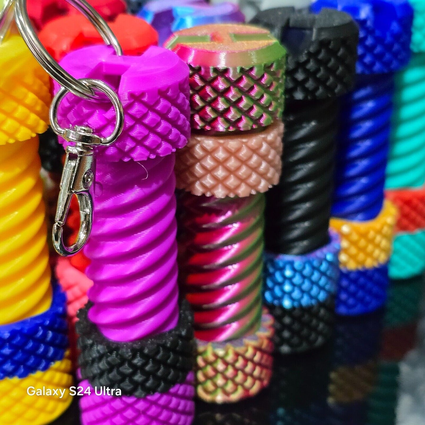Fidget Bolt Keyring – Fun Fidget Toy, Perfect Gift or Desk Accessory Personalise