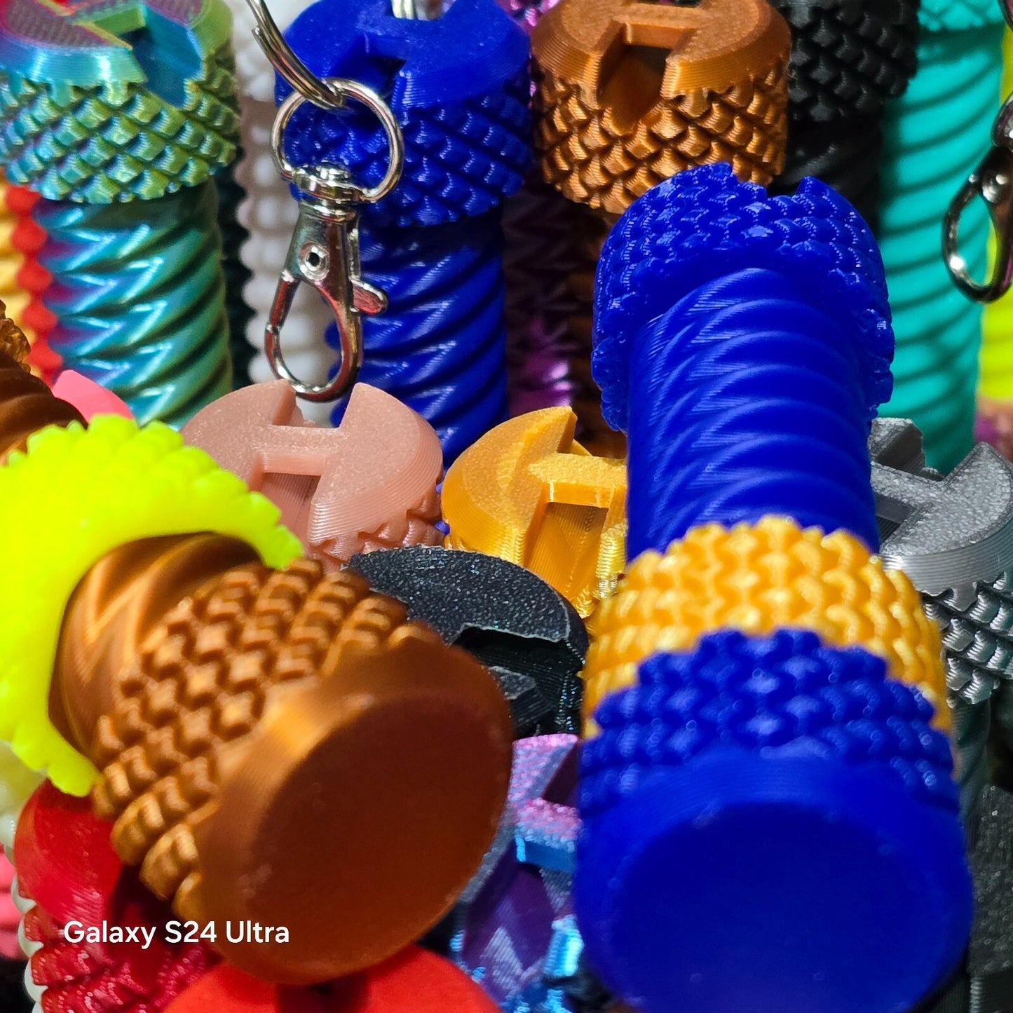 Fidget Bolt Keyring – Fun Fidget Toy, Perfect Gift or Desk Accessory Personalise