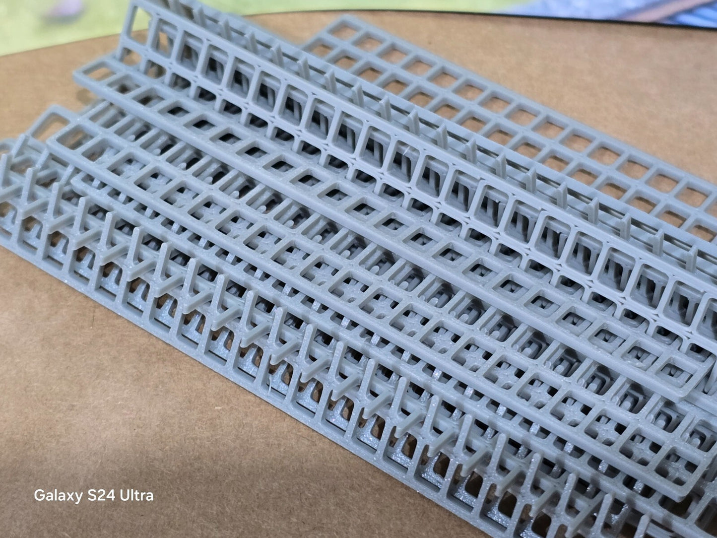 Fencing Railings OO HO Gauge New 80 Pack Grey 1:76 Scale Models Train Railway