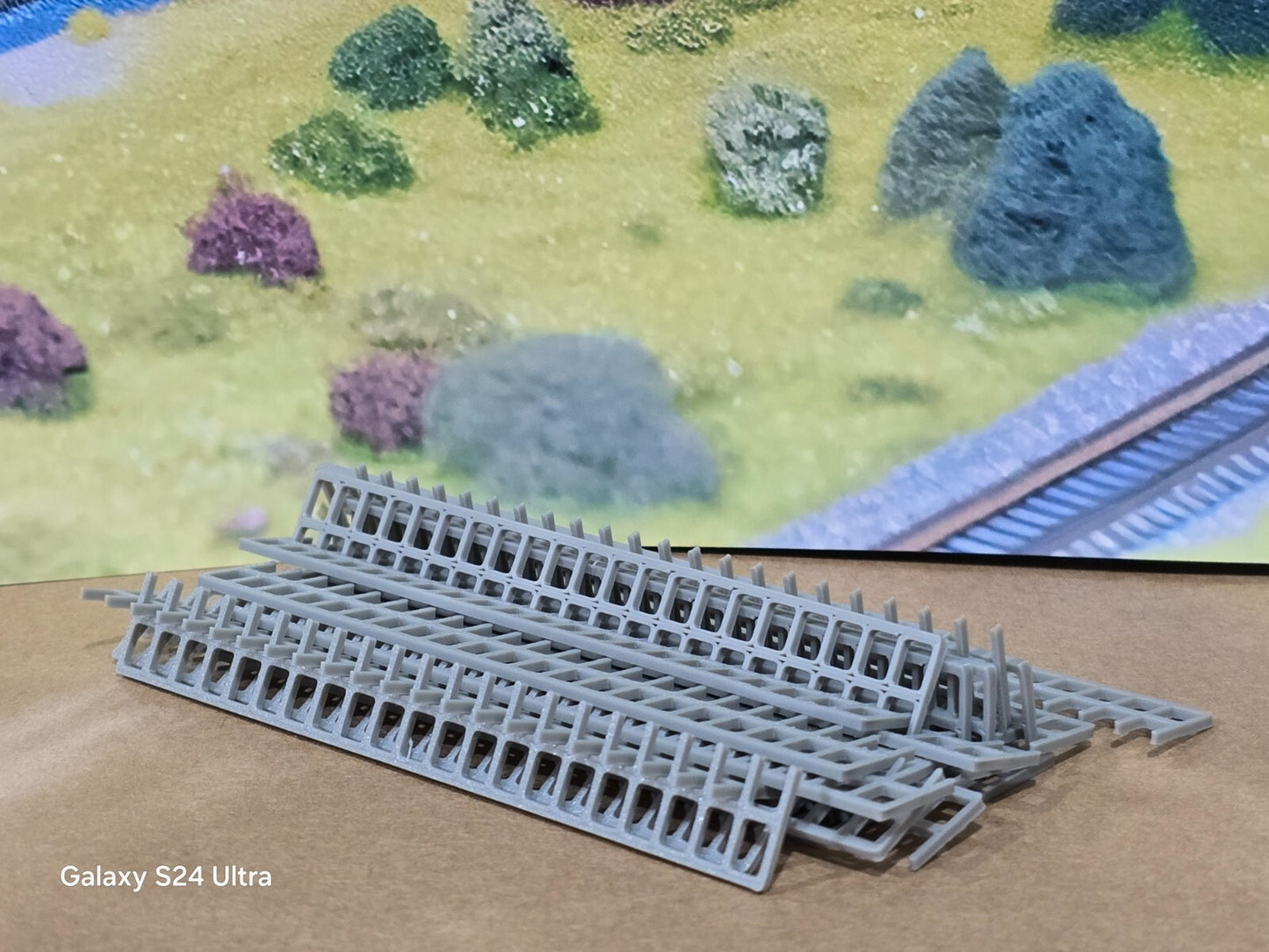 Fencing Railings OO HO Gauge New 80 Pack Grey 1:76 Scale Models Train Railway