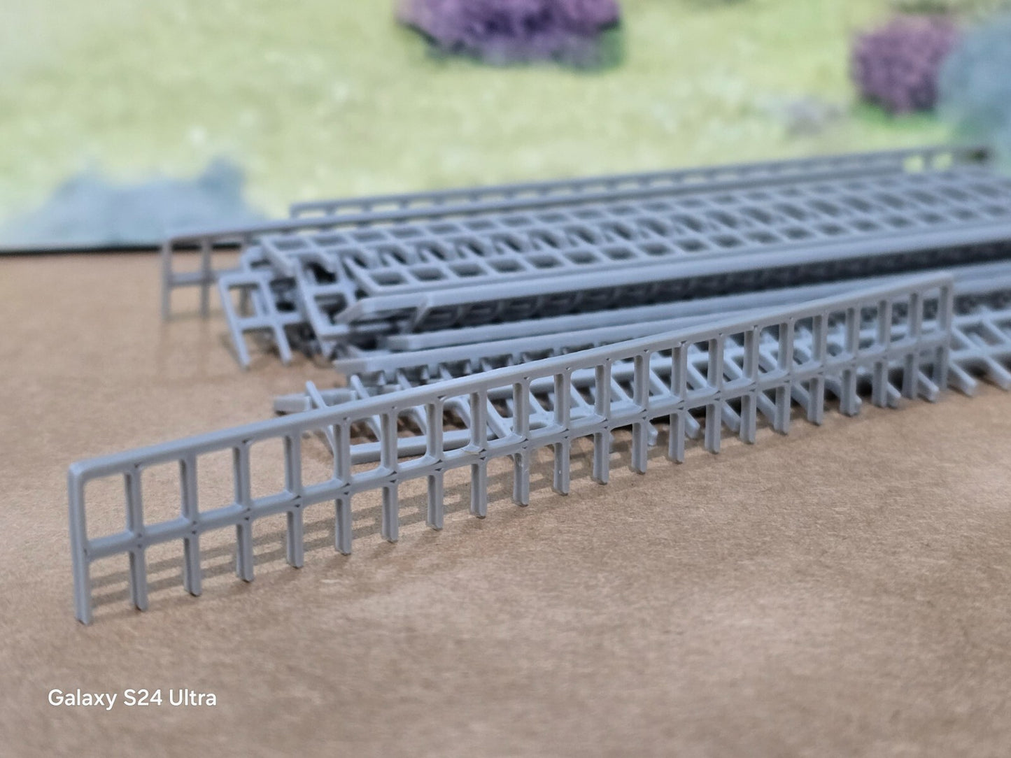 Fencing Railings OO HO Gauge New 80 Pack Grey 1:76 Scale Models Train Railway