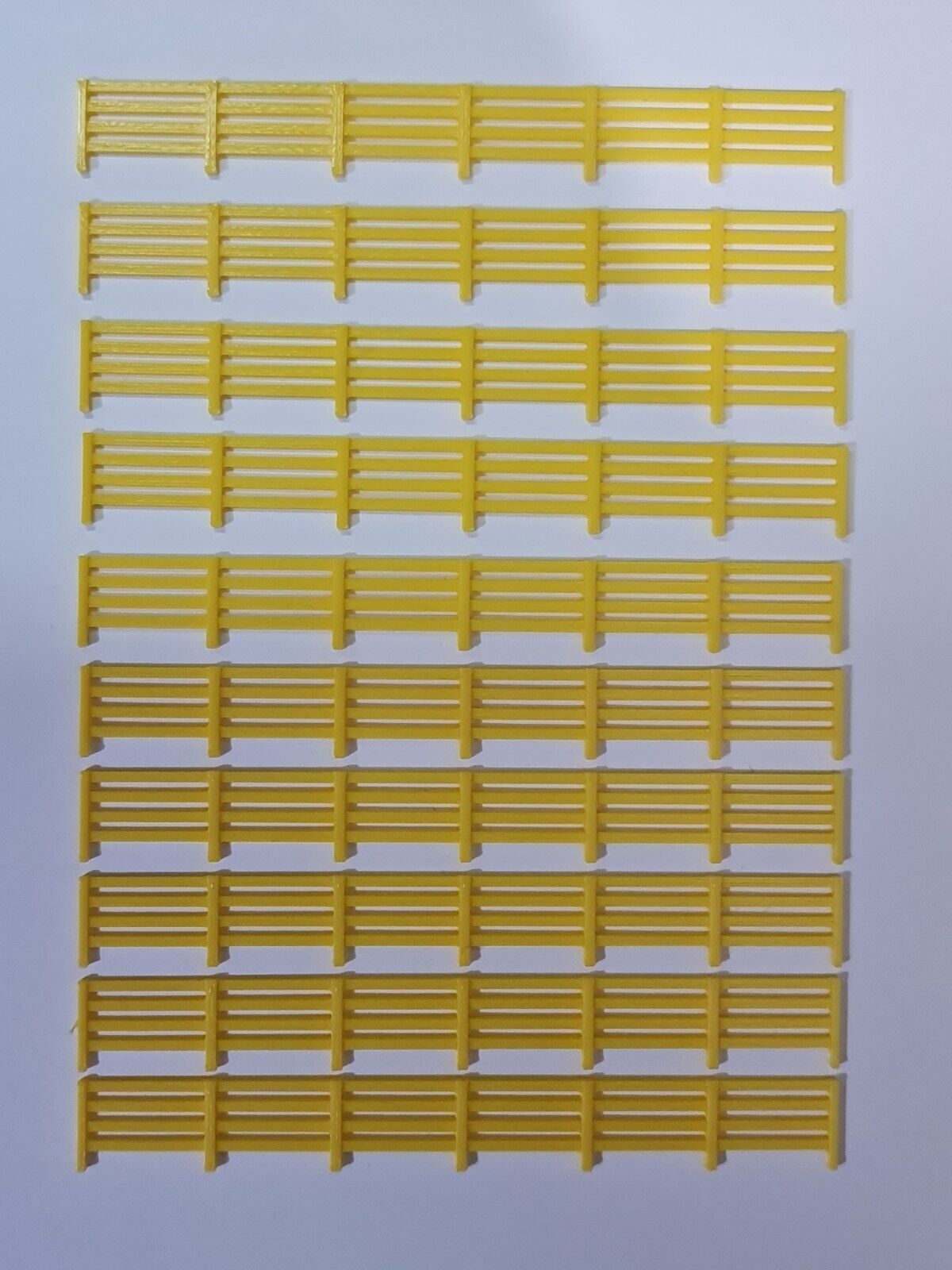 Fencing Railings OO HO New 10 Pack Yellow Gauge 1:76 Scale Models Train Railway