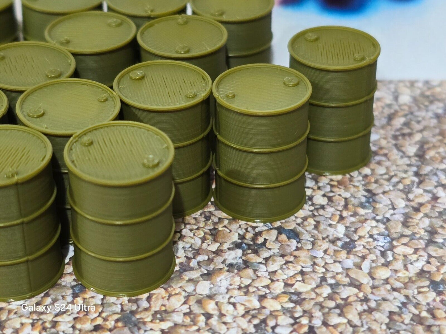 18 New Army Green Oil Drum Barrels 1:43 Scale Models diorama accessories Truck